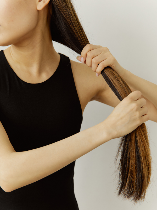 Víme, co opravdu pomáhá na růst vlasů